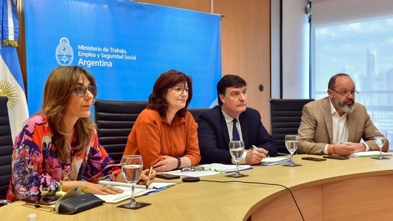 El salario mínimo aumentará 20% en cuatro tramos: en marzo será de $ 69.500