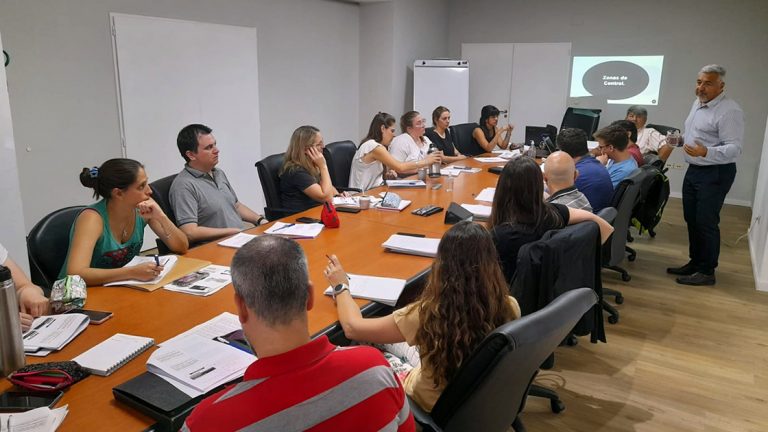 CRES: Se llevó a cabo una nueva clase de la Especialización en Tributación