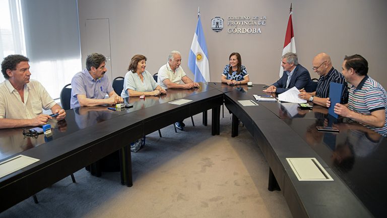 La Provincia acordó con Uepc aumentos salariales para cerrar la paritaria anual