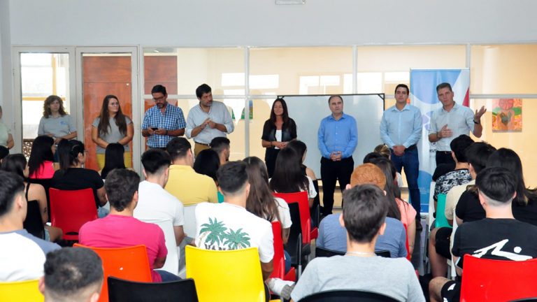 CRES: Dio inicio el Curso de Ingreso para Diseño Industrial y Administración