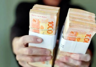 El sueldo no alcanza: 56,4% de los hogares se endeuda y más de la mitad no llega al día 20 del mes