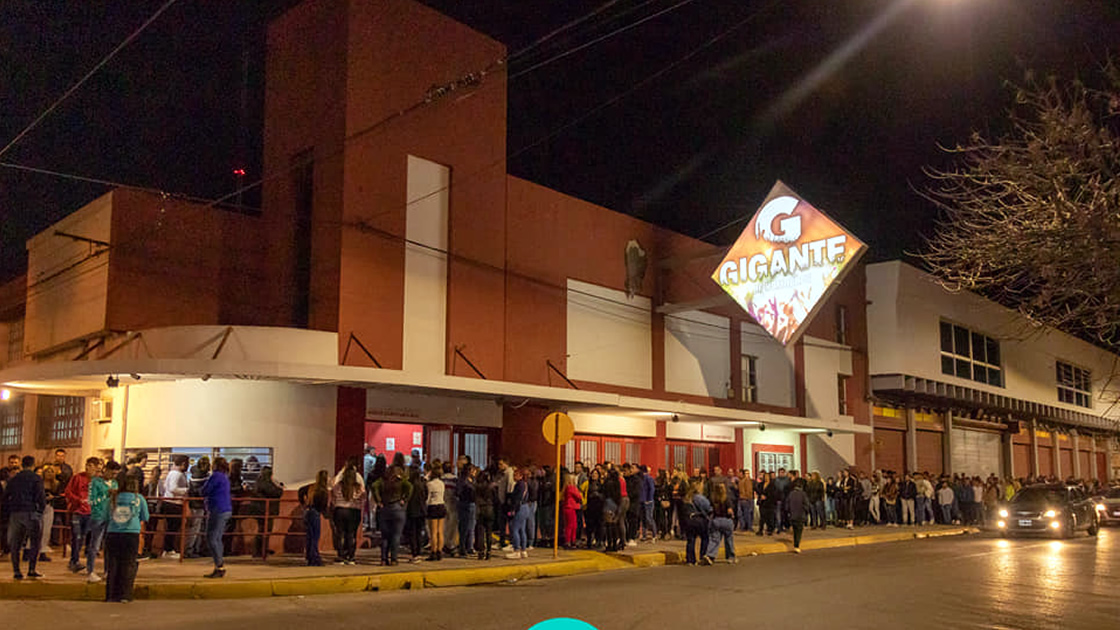 El-Gigante-de-Bomberos