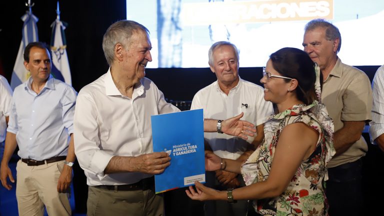 Schiaretti reiteró el pedido de que Nación le saque el pie de encima al campo