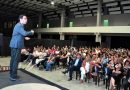 Más de 600 personas disfrutaron de la presentación de Axel Rivas en la ciudad