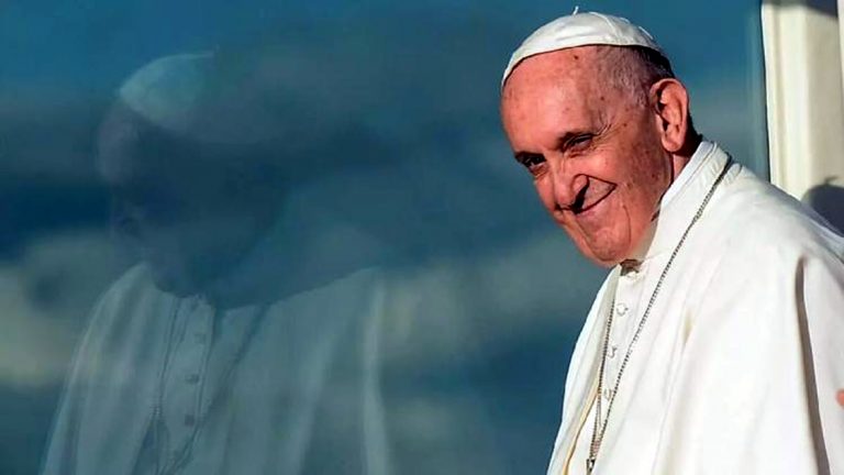 El «Angel Gris» de Flores al Vaticano