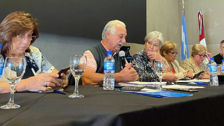 UEPC exige la convocatoria inmediata a la Comisión de Política Salarial Docente