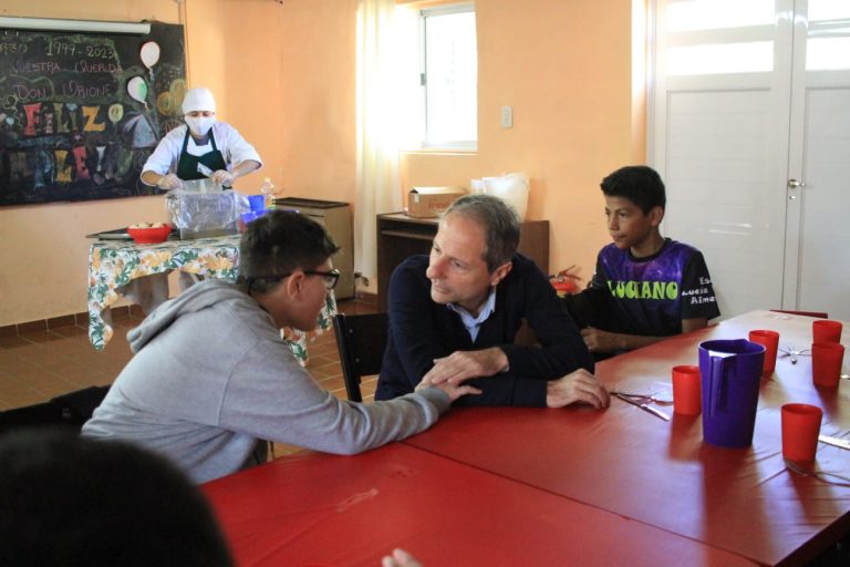 Bernarte visitó el Centro Educativo Instituto de Modalidad Especial Don Orione