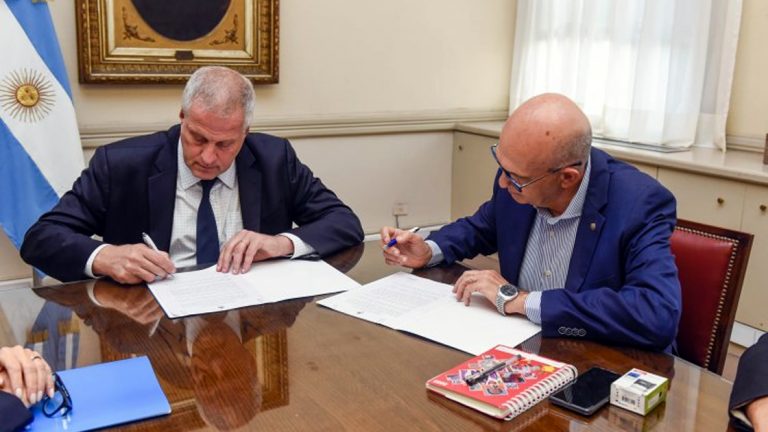 Santa Fe incorpora en todas sus escuelas primarias una hora más de clases