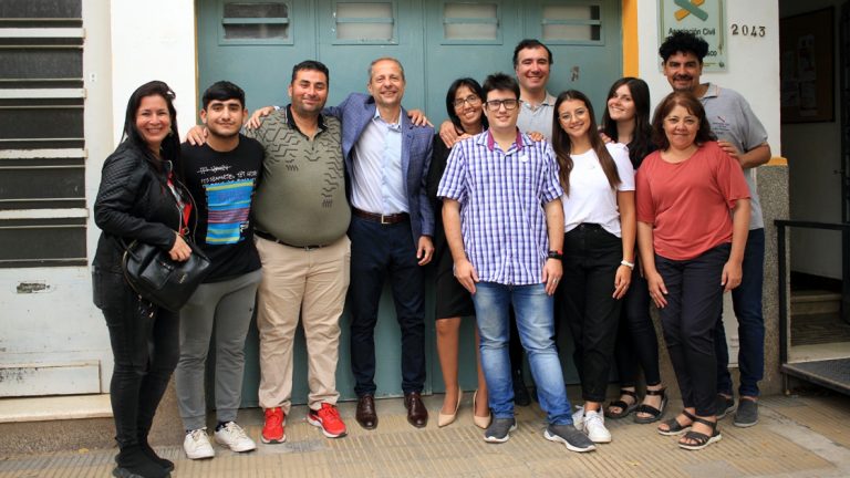 Bernarte visitó la Asociación Civil de Sordos de San Francisco
