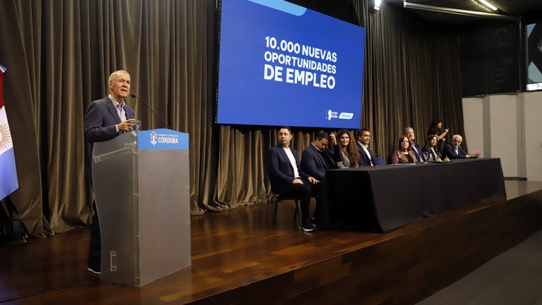 Schiaretti lanzó el programa XMÍ con 10.000 oportunidades de empleo y formación