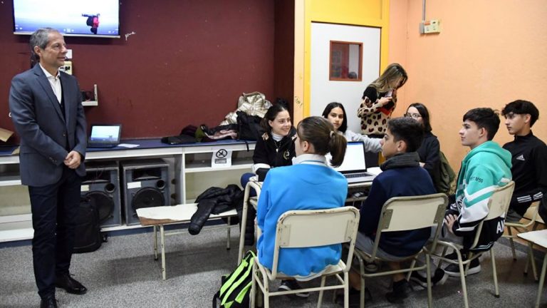 Bernarte se reunió con jóvenes del Foro de Estudiantes Secundarios