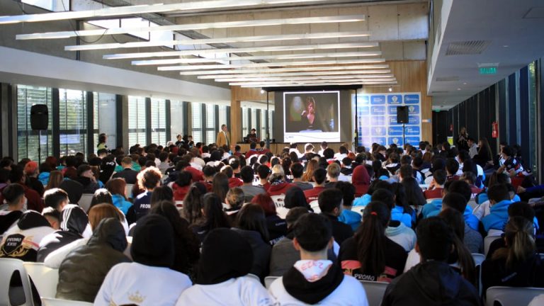 Hacia mi primera licencia: los asistentes al curso rindieron examen con un novedoso sistema