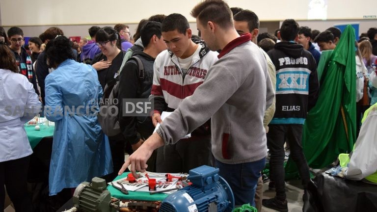 Centenar de jóvenes recorrieron la 6º Expo Polo Educativo⁣