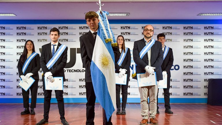 Orgullo universitario: se designó al nuevo abanderado y escoltas de UTN