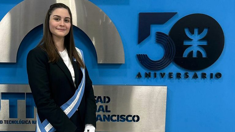 Por primera vez, Ingeniería Industrial está presente en el grupo de escoltas de la Bandera de la UTN