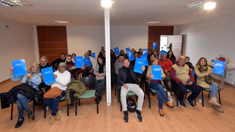 24 familias de la ciudad accedieron a su escritura
