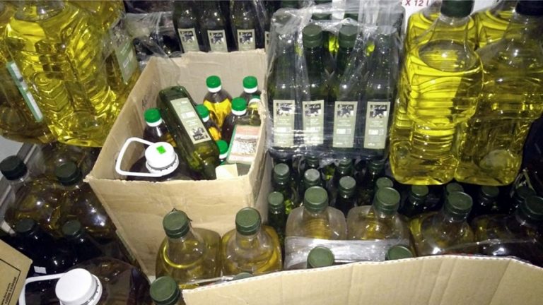 Prohíben la comercialización de tres marcas de aceite de oliva