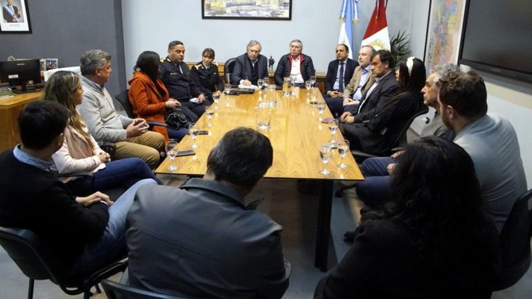 Reunión entre la Provincia, Fiscalía General y cámaras comerciales por falsos rumores de saqueos