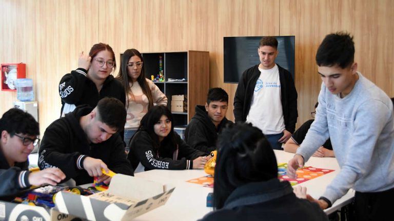 Alumnos de la escuela Proa de Tránsito recorrieron nuestra ciudad como parte del Tour Educativo