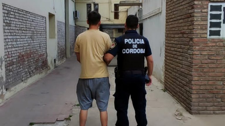 Detienen a joven por violencia familiar