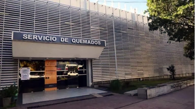 Falleció la mujer que fue quemada por su pareja