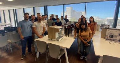 Estudiantes de Diseño Industrial presentaron sus proyectos de cafeteras modulares personalizables