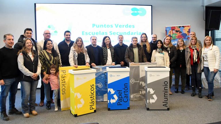 Economía Circular: Entrega de 20 nuevos Kits Ambientales⁣