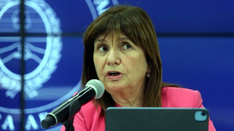 Bullrich presentó el nuevo protocolo antipiquetes: uno por uno, todos los puntos