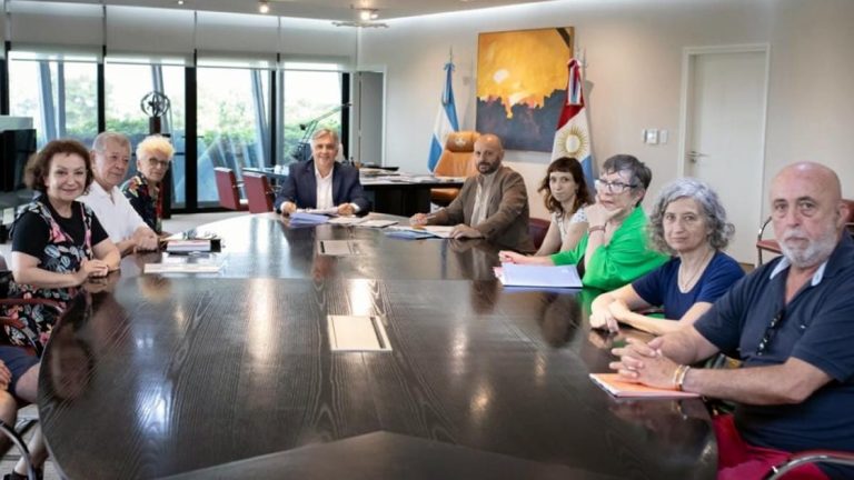 Pese a la crisis económica, Llaryora garantizó los programas de la Agencia Córdoba Cultura