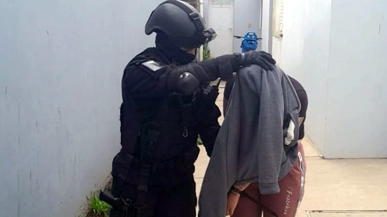 Detuvieron a una mujer por ingresar drogas a la cárcel