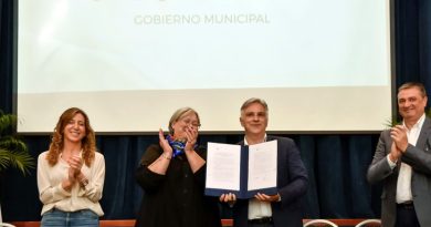 Porteña: Llaryora anunció fondos para obras de cloacas
