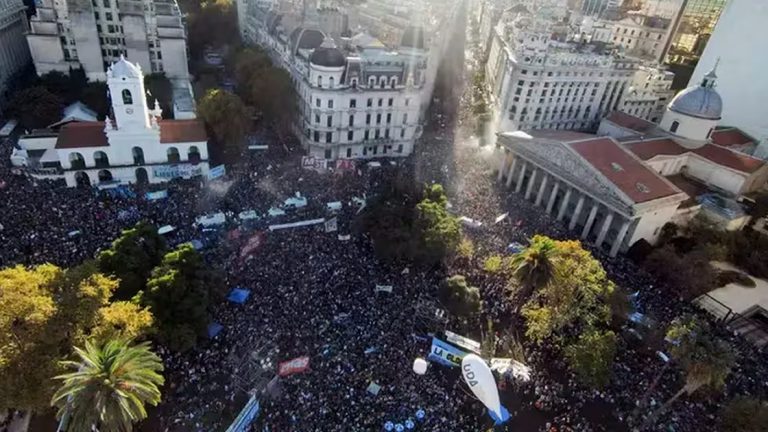 Masiva defensa de la universidad pública en todo el país