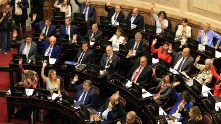 Todos en sus lugares de casta y con sueldos adecuados
