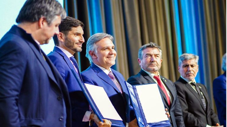 Llaryora se solidarizó con Bullrich y Pullaro por la presunta amenaza narco