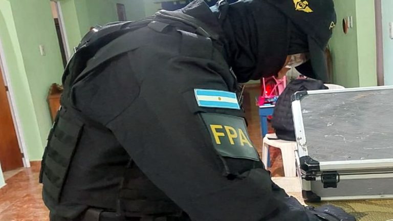 Detuvieron a una pareja por comercializar drogas en San Francisco