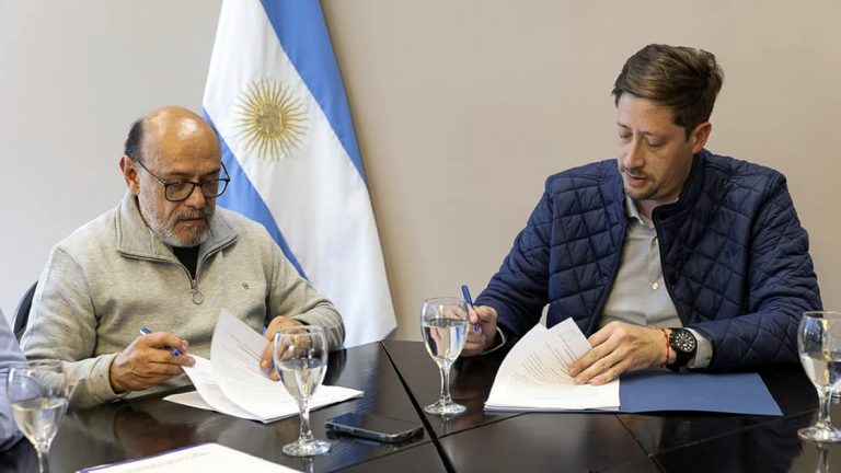 La Provincia firmó el acuerdo salarial con el Sindicato de Empleados Públicos
