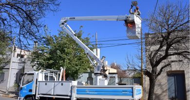 Comenzaron los trabajos para la colocación de luces LED en barrio Roque Sáenz Peña