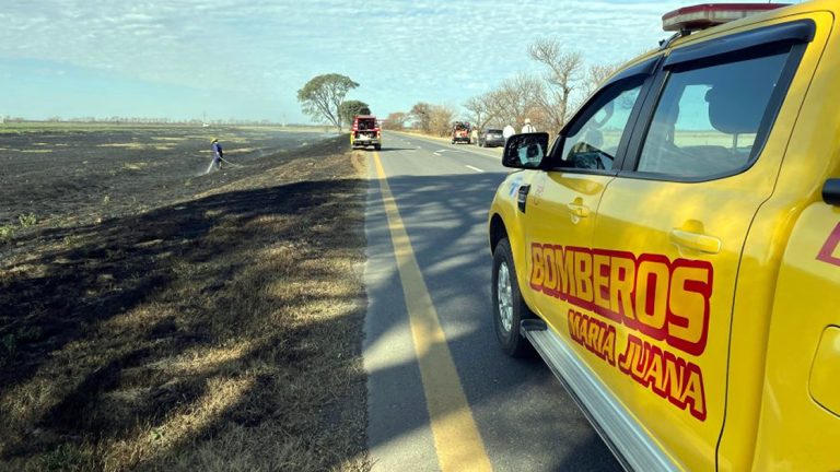 Un incendio de pastizales provocó un choque múltiple en la Autovía 19