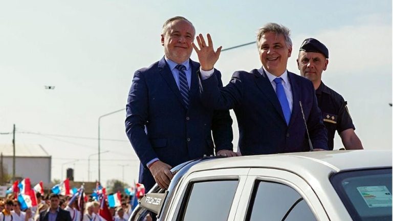En Villa María, Llaryora encabezó el acto por el día de la bandera de Córdoba
