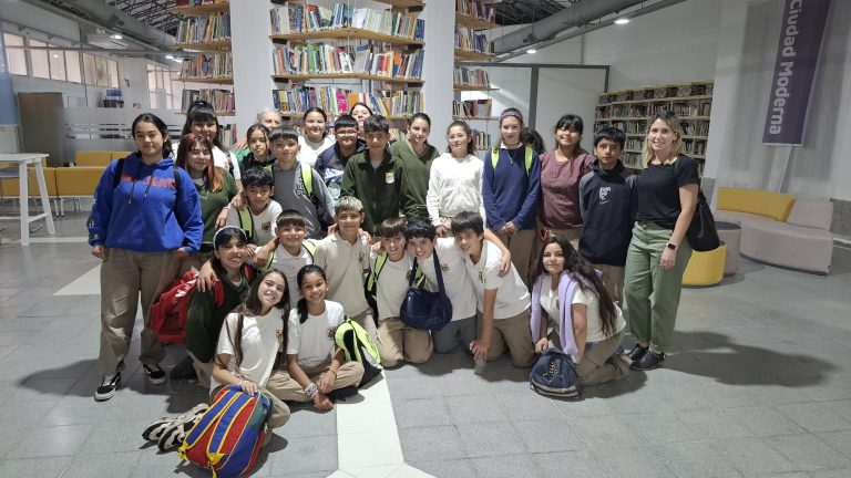 Estudiantes del Nivel Medio y Terciario visitaron la Biblioteca Pedagógica
