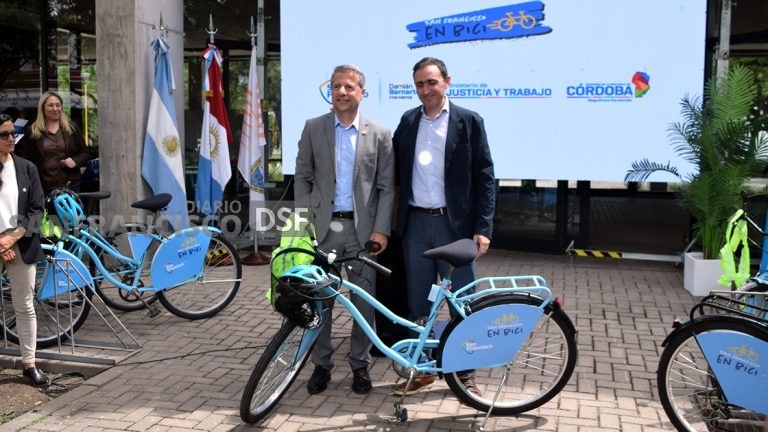 Provincia entregó bicicletas del programa “Re- Circulando” y fue presentado el programa municipal “San Francisco en Bici”