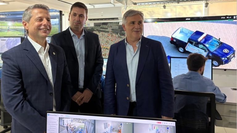 Llaryora inauguró el Centro de Atención Ciudadana
