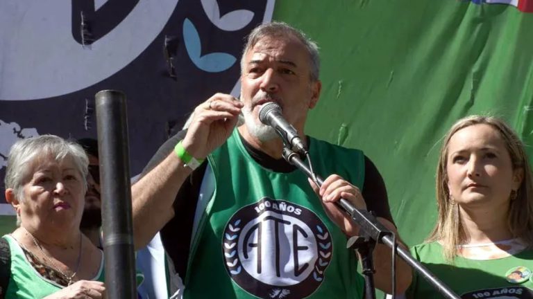 ATE le pidió al Gobierno un informe por la “destrucción” de archivos históricos de la Armada