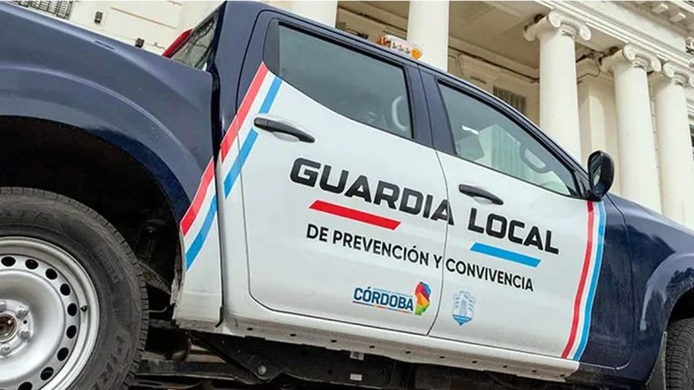 Dos hombres detenidos por realizar disparos con un rifle aire comprimido en la vía pública