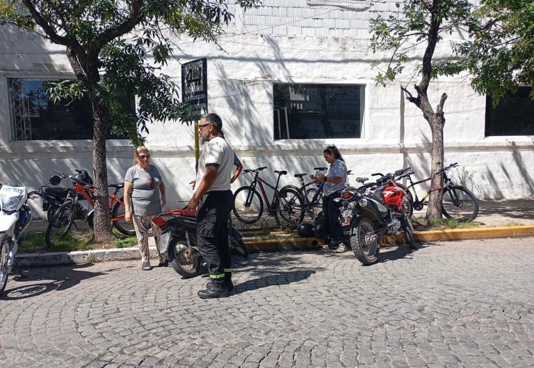Cuatro motos y dos remises retenidos en controles vehiculares en la ciudad