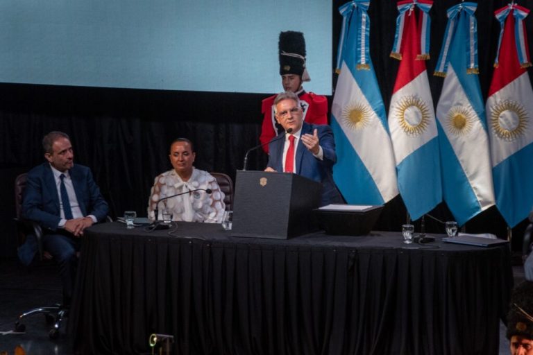 Llaryora inició el año legislativo