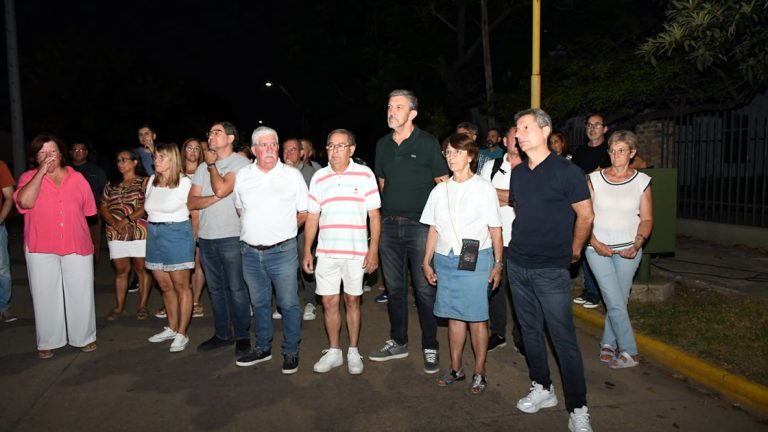 Barrios Chalet y Dos Hermanos sumaron luces LED al alumbrado público