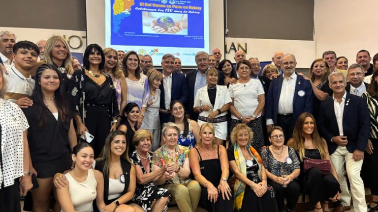Llaryora participó de la celebración por los 120 años del Rotary Club Internacional
