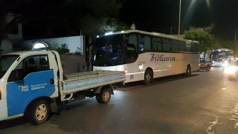 Retienen dos colectivos por infracciones de tránsito y seguridad en San Francisco