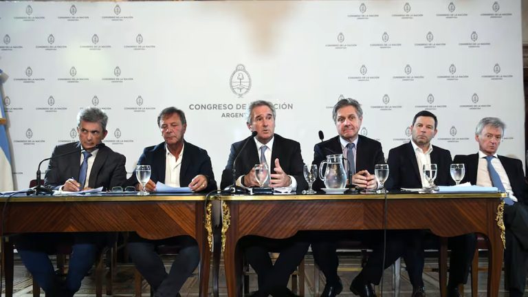 Obtuvo dictamen el DNU del acuerdo con el FMI y se vota este miércoles en Diputados